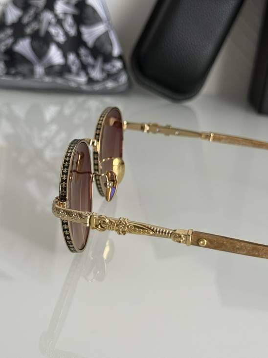 Picture of Chrome Hearts Sunglasses _SKUfw73375628fw